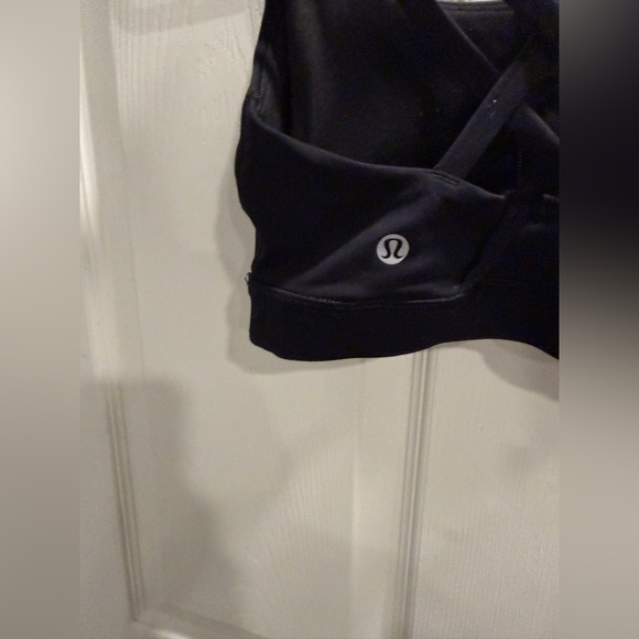 Lululemon Energy Bra Black-Size 4 - Picture 8 of 9